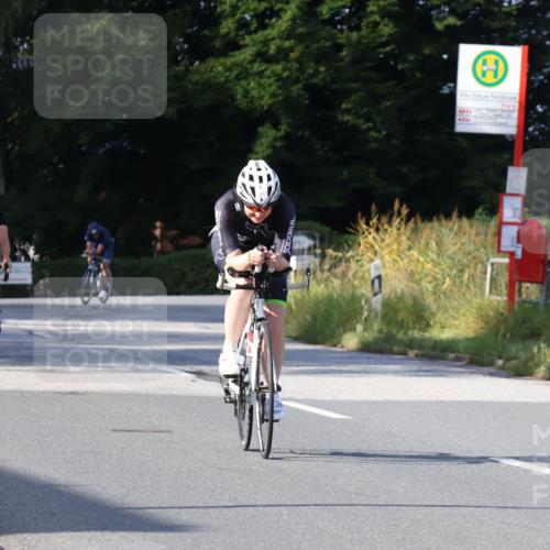 25.08.2024 - Elbe Triathlon Hamburg Fuchs,  Jonas http://msf.ph/oto/6846509 25.08.2024 09:49:49 Radfahren 275, 509, 241, 263, 144, 357, 209, 399 meine-sportfotos.de