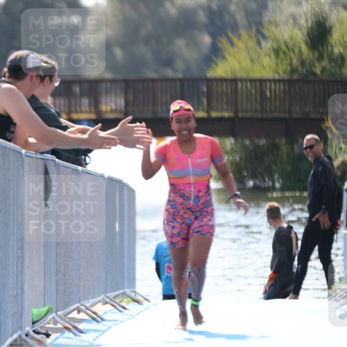 25.08.2024 - Elbe Triathlon Hamburg H.Heesch http://msf.ph/oto/6846524 25.08.2024 14:46:52 Schwimmen  meine-sportfotos.de
