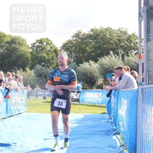25.08.2024 - Elbe Triathlon Hamburg H.Heesch http://msf.ph/oto/6846525 25.08.2024 10:39:33 Ziel 33 meine-sportfotos.de
