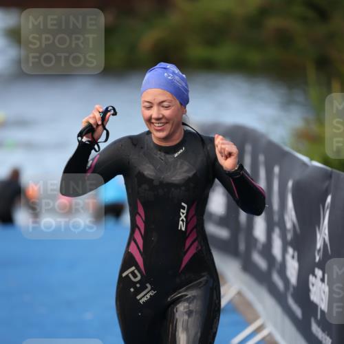 25.08.2024 - Elbe Triathlon Hamburg H.Heesch http://msf.ph/oto/6846527 25.08.2024 08:49:49 Schwimmen 108 meine-sportfotos.de