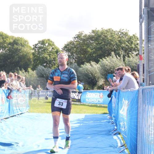 25.08.2024 - Elbe Triathlon Hamburg H.Heesch http://msf.ph/oto/6846530 25.08.2024 10:39:33 Ziel 33 meine-sportfotos.de