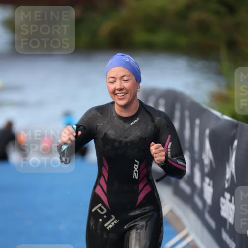 25.08.2024 - Elbe Triathlon Hamburg H.Heesch http://msf.ph/oto/6846538 25.08.2024 08:49:49 Schwimmen 108 meine-sportfotos.de