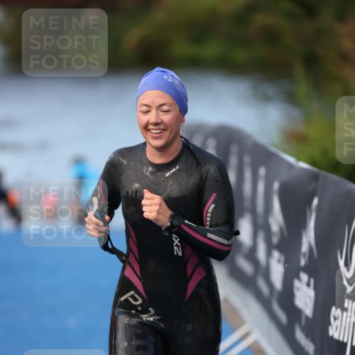 25.08.2024 - Elbe Triathlon Hamburg H.Heesch http://msf.ph/oto/6846547 25.08.2024 08:49:49 Schwimmen 108 meine-sportfotos.de