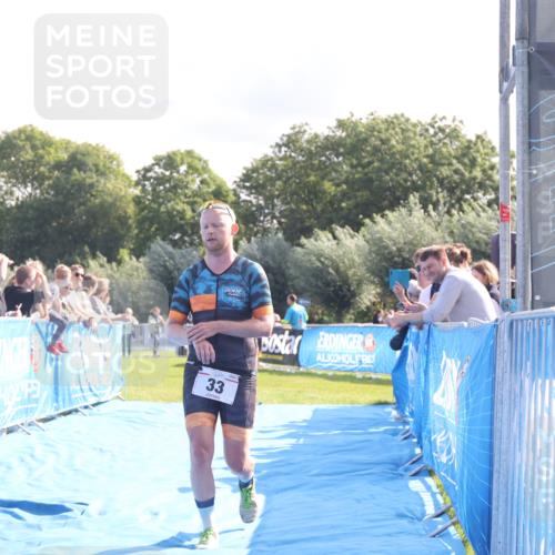 25.08.2024 - Elbe Triathlon Hamburg H.Heesch http://msf.ph/oto/6846552 25.08.2024 10:39:33 Ziel 33 meine-sportfotos.de