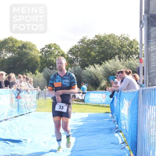 25.08.2024 - Elbe Triathlon Hamburg H.Heesch http://msf.ph/oto/6846559 25.08.2024 10:39:33 Ziel 33 meine-sportfotos.de