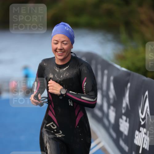 25.08.2024 - Elbe Triathlon Hamburg H.Heesch http://msf.ph/oto/6846561 25.08.2024 08:49:49 Schwimmen 108 meine-sportfotos.de