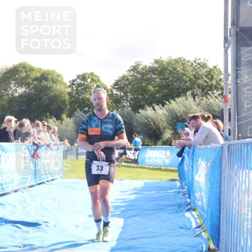 25.08.2024 - Elbe Triathlon Hamburg H.Heesch http://msf.ph/oto/6846564 25.08.2024 10:39:33 Ziel 33 meine-sportfotos.de