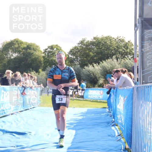 25.08.2024 - Elbe Triathlon Hamburg H.Heesch http://msf.ph/oto/6846569 25.08.2024 10:39:33 Ziel 33 meine-sportfotos.de