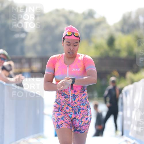 25.08.2024 - Elbe Triathlon Hamburg H.Heesch http://msf.ph/oto/6846577 25.08.2024 14:46:56 Schwimmen  meine-sportfotos.de