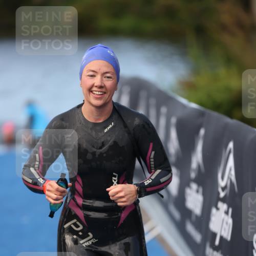 25.08.2024 - Elbe Triathlon Hamburg H.Heesch http://msf.ph/oto/6846579 25.08.2024 08:49:50 Schwimmen 108 meine-sportfotos.de