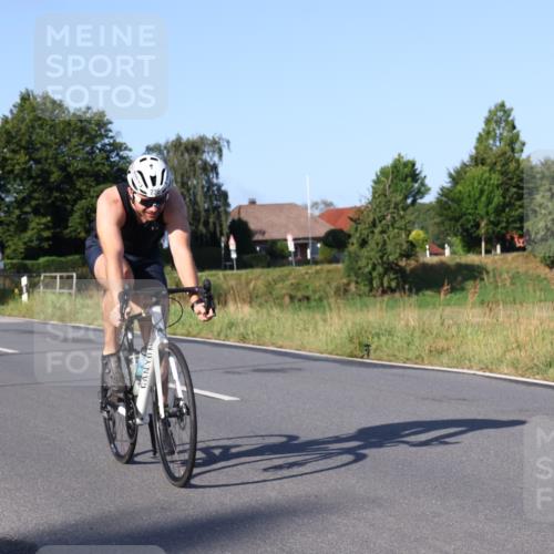 25.08.2024 - Elbe Triathlon Hamburg Fuchs,  Jonas http://msf.ph/oto/6846594 25.08.2024 09:08:17 Radfahren 274, 204, 275, 236, 42, 153 meine-sportfotos.de