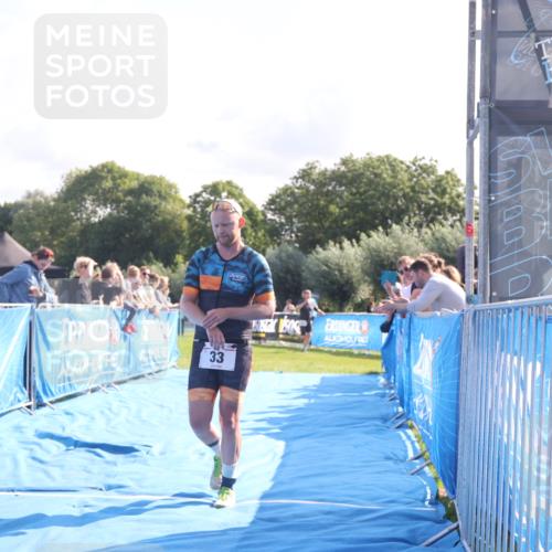 25.08.2024 - Elbe Triathlon Hamburg H.Heesch http://msf.ph/oto/6846602 25.08.2024 10:39:34 Ziel 33 meine-sportfotos.de