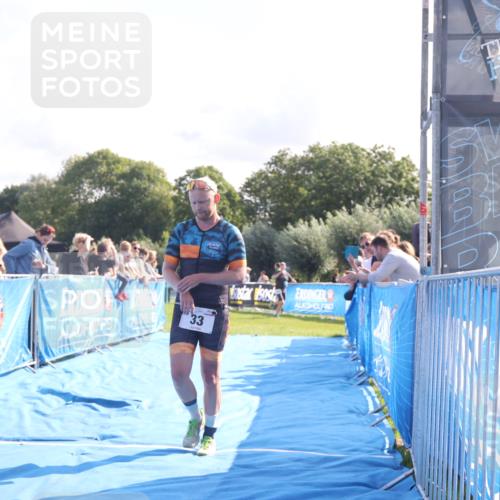 25.08.2024 - Elbe Triathlon Hamburg H.Heesch http://msf.ph/oto/6846605 25.08.2024 10:39:34 Ziel 33 meine-sportfotos.de