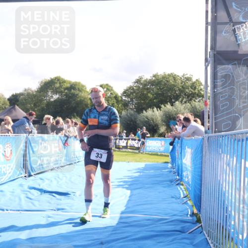 25.08.2024 - Elbe Triathlon Hamburg H.Heesch http://msf.ph/oto/6846615 25.08.2024 10:39:34 Ziel 33 meine-sportfotos.de