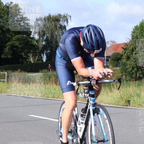 25.08.2024 - Elbe Triathlon Hamburg Fuchs,  Jonas http://msf.ph/oto/6846617 25.08.2024 09:49:57 Radfahren 357, 209, 399, 433, 337, 524, 108 meine-sportfotos.de