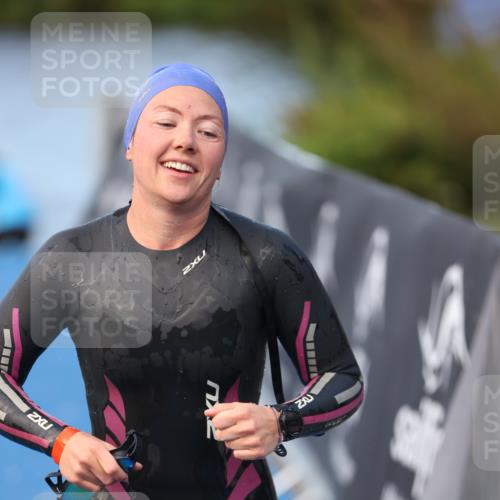 25.08.2024 - Elbe Triathlon Hamburg H.Heesch http://msf.ph/oto/6846623 25.08.2024 08:49:50 Schwimmen 108 meine-sportfotos.de