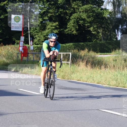 25.08.2024 - Elbe Triathlon Hamburg Fuchs,  Jonas http://msf.ph/oto/6846626 25.08.2024 09:08:20 Radfahren 204, 275, 236, 42, 153, 120 meine-sportfotos.de
