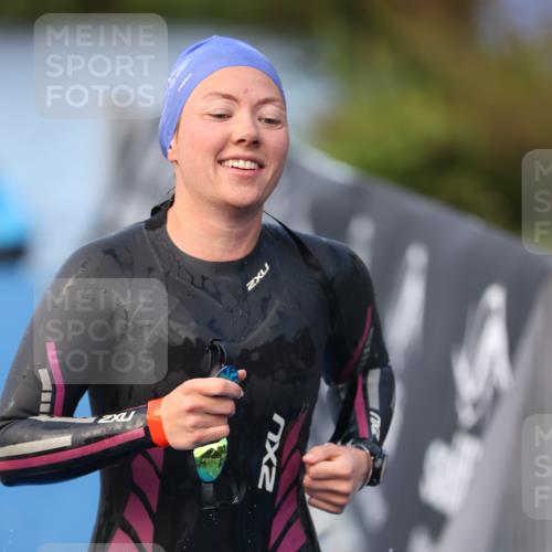 25.08.2024 - Elbe Triathlon Hamburg H.Heesch http://msf.ph/oto/6846646 25.08.2024 08:49:50 Schwimmen 108 meine-sportfotos.de