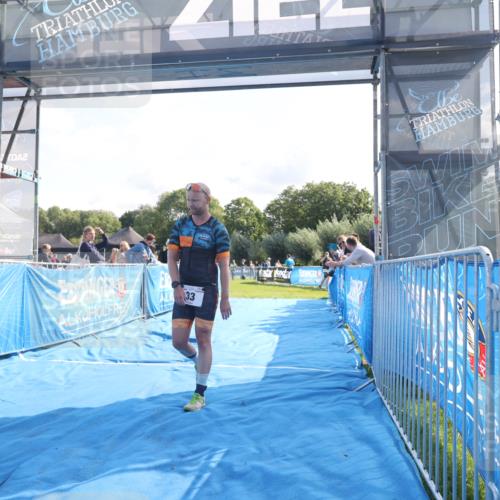 25.08.2024 - Elbe Triathlon Hamburg H.Heesch http://msf.ph/oto/6846652 25.08.2024 10:39:35 Ziel 33 meine-sportfotos.de