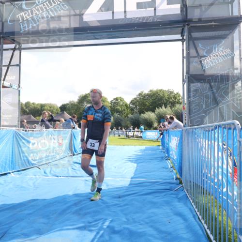 25.08.2024 - Elbe Triathlon Hamburg H.Heesch http://msf.ph/oto/6846657 25.08.2024 10:39:35 Ziel 33 meine-sportfotos.de