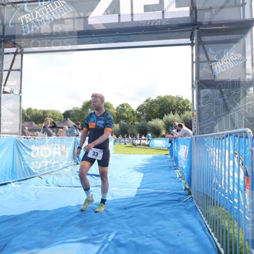 25.08.2024 - Elbe Triathlon Hamburg H.Heesch http://msf.ph/oto/6846666 25.08.2024 10:39:35 Ziel 33 meine-sportfotos.de