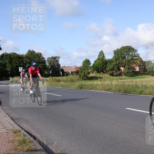 25.08.2024 - Elbe Triathlon Hamburg Fuchs,  Jonas http://msf.ph/oto/6846673 25.08.2024 09:50:04 Radfahren 337, 524, 108, 146, 294, 124 meine-sportfotos.de