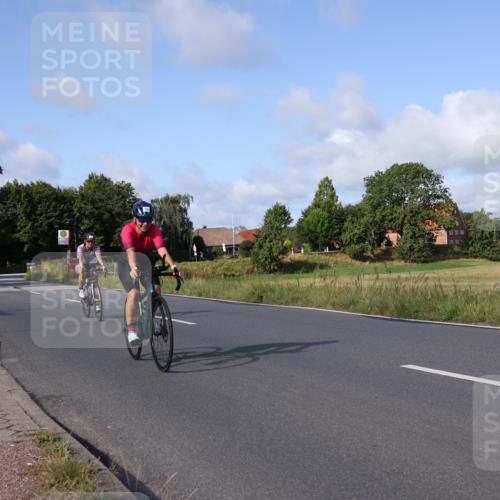 25.08.2024 - Elbe Triathlon Hamburg Fuchs,  Jonas http://msf.ph/oto/6846677 25.08.2024 09:50:04 Radfahren 337, 524, 108, 146, 294, 124 meine-sportfotos.de
