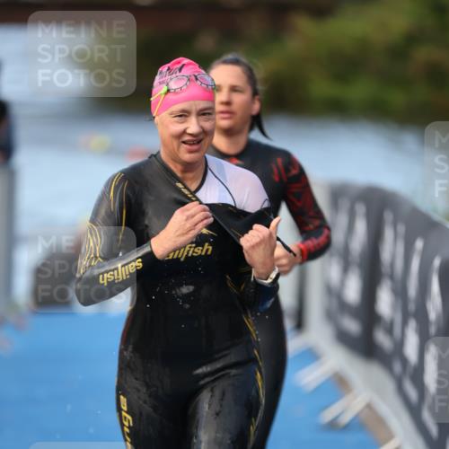 25.08.2024 - Elbe Triathlon Hamburg H.Heesch http://msf.ph/oto/6846679 25.08.2024 08:50:05 Schwimmen 118, 127, 155 meine-sportfotos.de