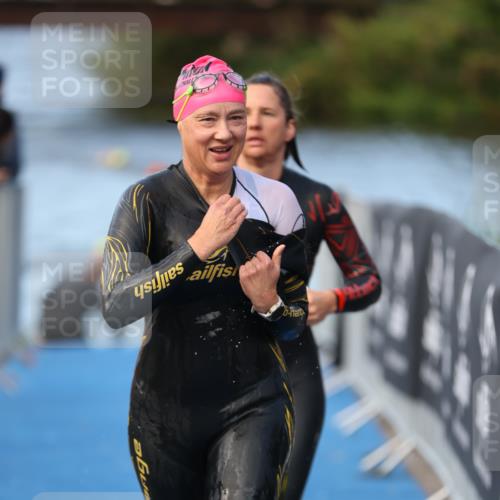 25.08.2024 - Elbe Triathlon Hamburg H.Heesch http://msf.ph/oto/6846681 25.08.2024 08:50:05 Schwimmen 118, 127, 155 meine-sportfotos.de