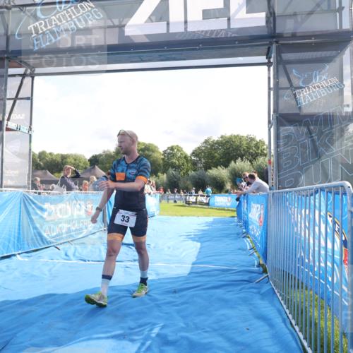25.08.2024 - Elbe Triathlon Hamburg H.Heesch http://msf.ph/oto/6846682 25.08.2024 10:39:35 Ziel 33 meine-sportfotos.de
