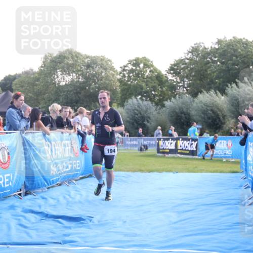 25.08.2024 - Elbe Triathlon Hamburg H.Heesch http://msf.ph/oto/6846691 25.08.2024 10:40:20 Ziel 194 meine-sportfotos.de