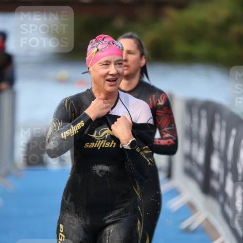 25.08.2024 - Elbe Triathlon Hamburg H.Heesch http://msf.ph/oto/6846693 25.08.2024 08:50:05 Schwimmen 118, 127, 155 meine-sportfotos.de
