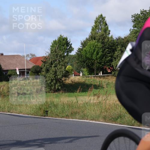 25.08.2024 - Elbe Triathlon Hamburg Fuchs,  Jonas http://msf.ph/oto/6846694 25.08.2024 09:50:04 Radfahren 337, 524, 108, 146, 294, 124 meine-sportfotos.de