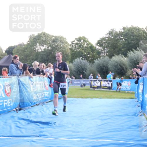25.08.2024 - Elbe Triathlon Hamburg H.Heesch http://msf.ph/oto/6846702 25.08.2024 10:40:20 Ziel 194 meine-sportfotos.de