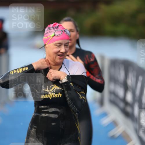 25.08.2024 - Elbe Triathlon Hamburg H.Heesch http://msf.ph/oto/6846709 25.08.2024 08:50:06 Schwimmen 118, 127, 155 meine-sportfotos.de