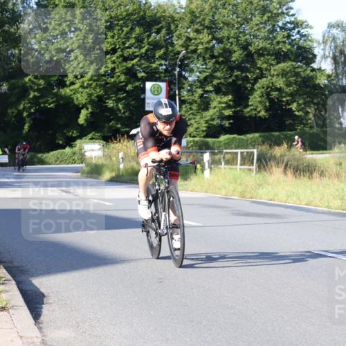 25.08.2024 - Elbe Triathlon Hamburg Fuchs,  Jonas http://msf.ph/oto/6846727 25.08.2024 09:08:34 Radfahren 184, 174, 75 meine-sportfotos.de