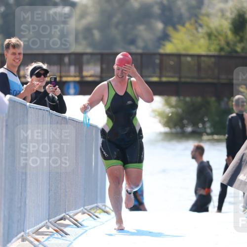 25.08.2024 - Elbe Triathlon Hamburg H.Heesch http://msf.ph/oto/6846731 25.08.2024 14:47:36 Schwimmen  meine-sportfotos.de