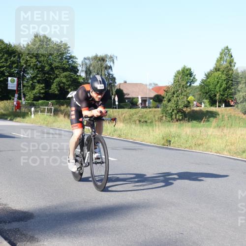 25.08.2024 - Elbe Triathlon Hamburg Fuchs,  Jonas http://msf.ph/oto/6846737 25.08.2024 09:08:35 Radfahren 184, 174, 75 meine-sportfotos.de