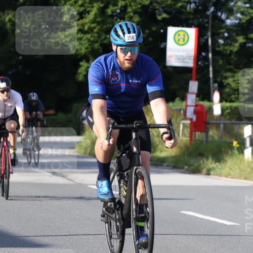 25.08.2024 - Elbe Triathlon Hamburg Fuchs,  Jonas http://msf.ph/oto/6846758 25.08.2024 09:50:18 Radfahren 256, 199, 344, 533 meine-sportfotos.de