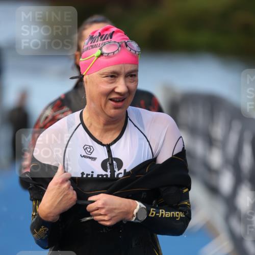 25.08.2024 - Elbe Triathlon Hamburg H.Heesch http://msf.ph/oto/6846764 25.08.2024 08:50:06 Schwimmen 118, 127, 155 meine-sportfotos.de