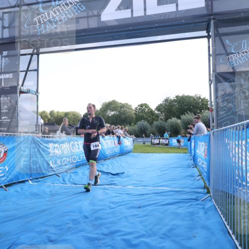 25.08.2024 - Elbe Triathlon Hamburg H.Heesch http://msf.ph/oto/6846771 25.08.2024 10:40:21 Ziel 194 meine-sportfotos.de
