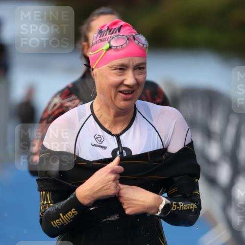 25.08.2024 - Elbe Triathlon Hamburg H.Heesch http://msf.ph/oto/6846774 25.08.2024 08:50:06 Schwimmen 118, 127, 155 meine-sportfotos.de