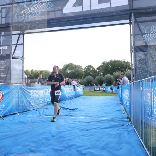 25.08.2024 - Elbe Triathlon Hamburg H.Heesch http://msf.ph/oto/6846778 25.08.2024 10:40:21 Ziel 194 meine-sportfotos.de
