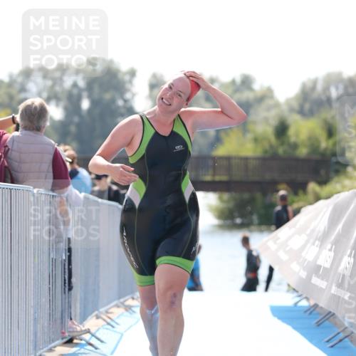 25.08.2024 - Elbe Triathlon Hamburg H.Heesch http://msf.ph/oto/6846783 25.08.2024 14:47:40 Schwimmen  meine-sportfotos.de