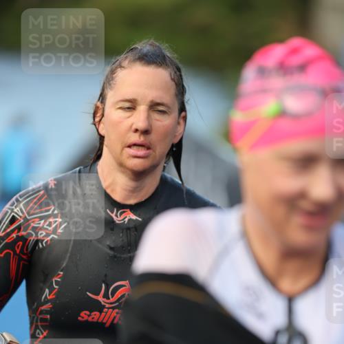 25.08.2024 - Elbe Triathlon Hamburg H.Heesch http://msf.ph/oto/6846789 25.08.2024 08:50:07 Schwimmen 118, 127, 155 meine-sportfotos.de