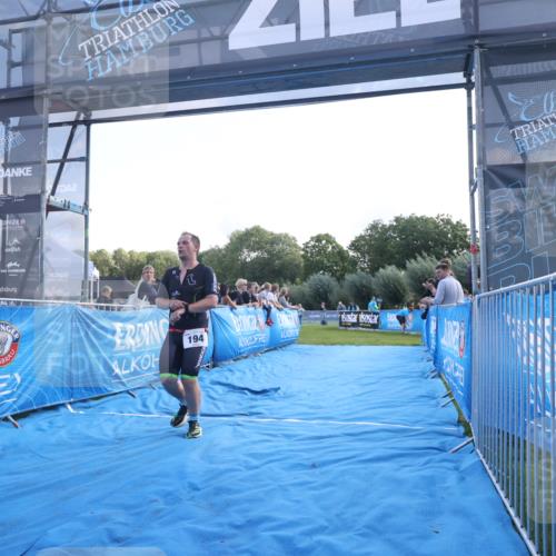 25.08.2024 - Elbe Triathlon Hamburg H.Heesch http://msf.ph/oto/6846797 25.08.2024 10:40:21 Ziel 194 meine-sportfotos.de