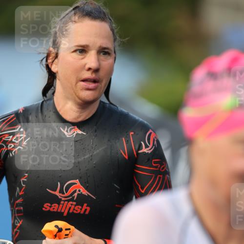 25.08.2024 - Elbe Triathlon Hamburg H.Heesch http://msf.ph/oto/6846811 25.08.2024 08:50:07 Schwimmen 118, 127, 155 meine-sportfotos.de