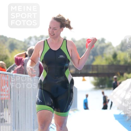 25.08.2024 - Elbe Triathlon Hamburg H.Heesch http://msf.ph/oto/6846839 25.08.2024 14:47:40 Schwimmen  meine-sportfotos.de