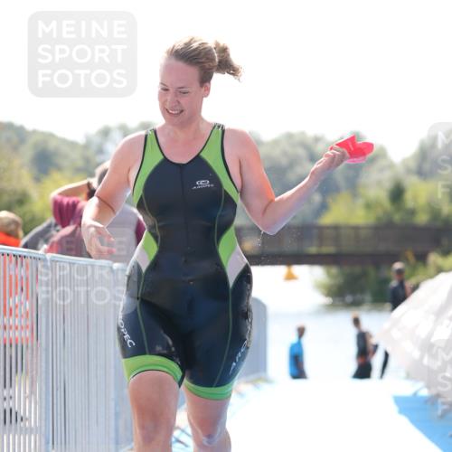 25.08.2024 - Elbe Triathlon Hamburg H.Heesch http://msf.ph/oto/6846846 25.08.2024 14:47:41 Schwimmen  meine-sportfotos.de