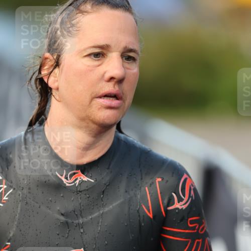 25.08.2024 - Elbe Triathlon Hamburg H.Heesch http://msf.ph/oto/6846853 25.08.2024 08:50:08 Schwimmen 118, 127, 155 meine-sportfotos.de